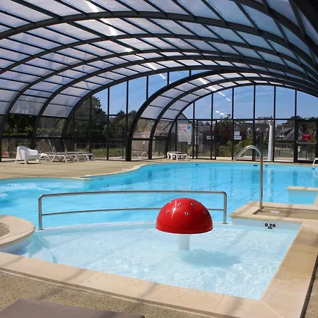 Mobil-home Familial 40m² Avec Piscine Chauffee, 200m De La Plage, 6 Pers, 3 Ch, 2 Sdb, Terrasse - Fr-1-361a-53 *