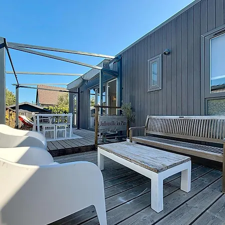 Hébergement de vacances Mobil-home Familial 40m² Avec Piscine Chauffee, 200m De La Plage, 6 Pers, 3 Ch, 2 Sdb, Terrasse - Fr-1-361a-53 Jullouville
